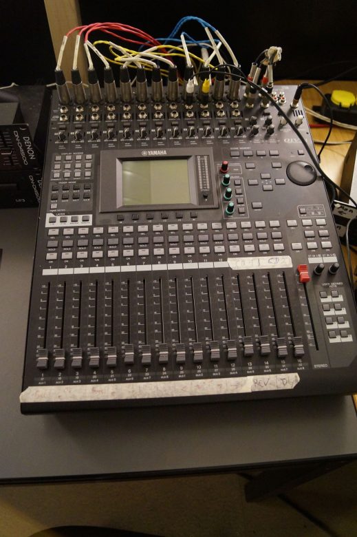 digitales Tonmischpult Yamaha 01V96i