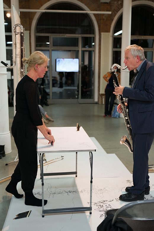 Performance mit Katja Pudor und Theo Nabicht | Foto: Silke Schneider