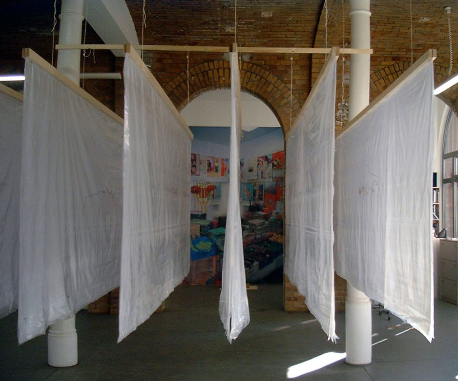 vorn: Installation von Juliane Heise, 2004