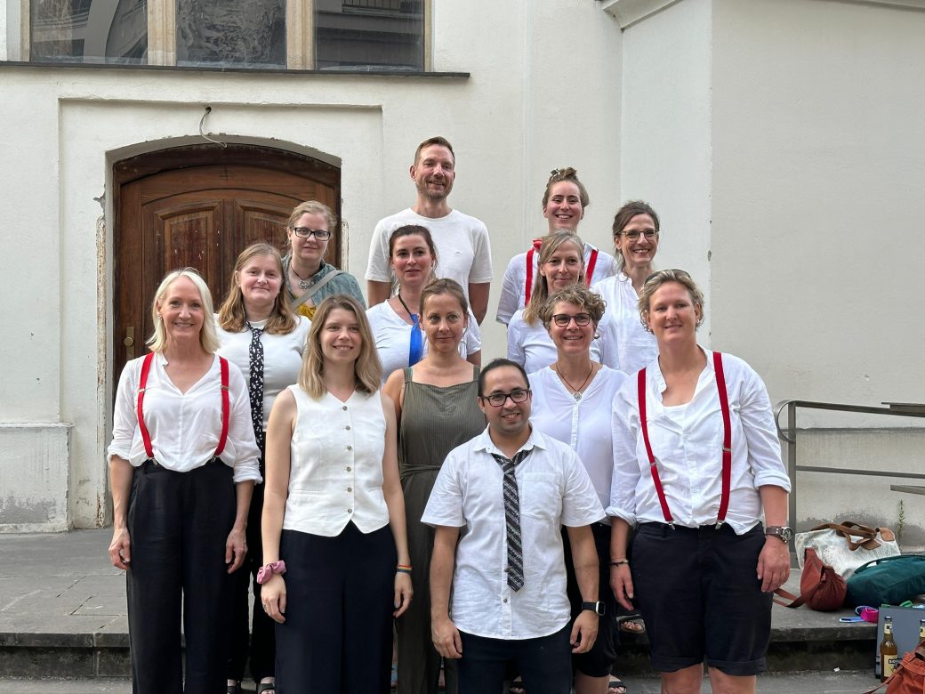 eine Gruppe Menschen