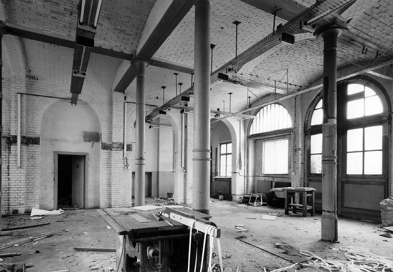 Werkstatt in der früheren Wagenhalle, Juni 1995 © Landesdenkmalamt Berlin, Franziska Schmidt